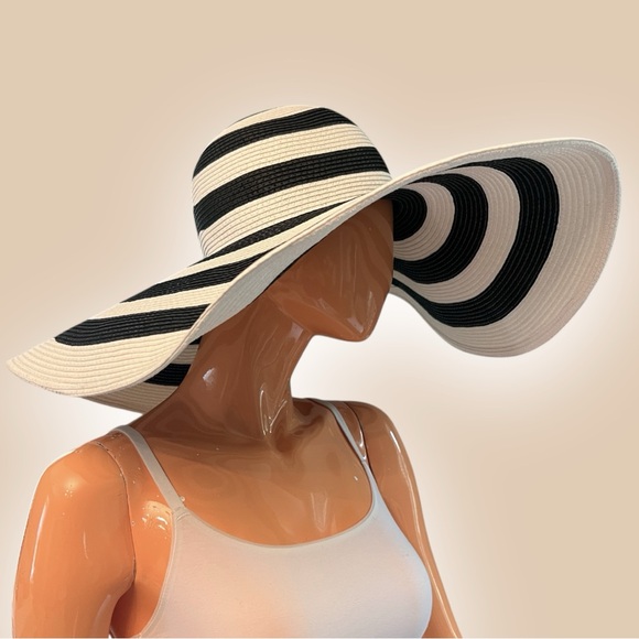 Striped Black and White Wide Brim Straw Hat main image 3